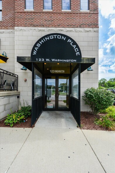 More Photos Of 123 W Washington St, Oswego Office For Lease