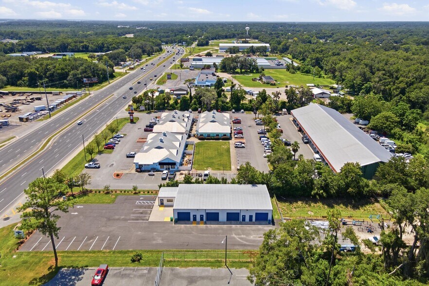 More Photos Of 2450 S US Highway 27/441, Fruitland Park Warehouse For Lease