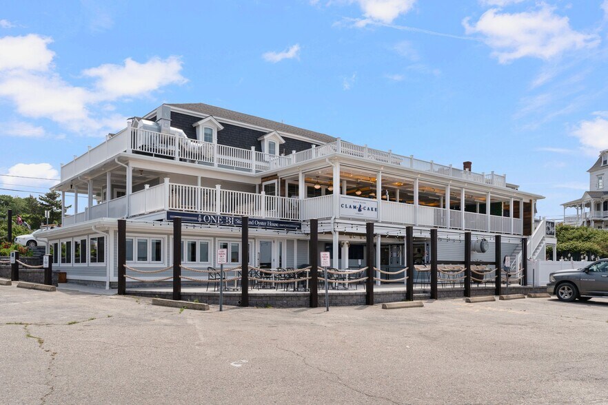More Photos Of 212 Water St, Block Island Storefront For Sale