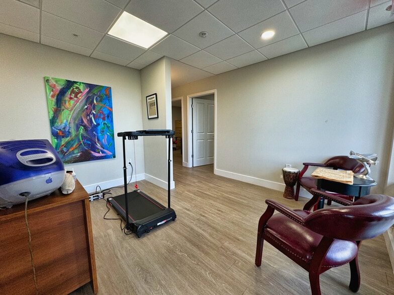 More Photos Of 3976 Destination Dr, Osprey Storefront For Sale
