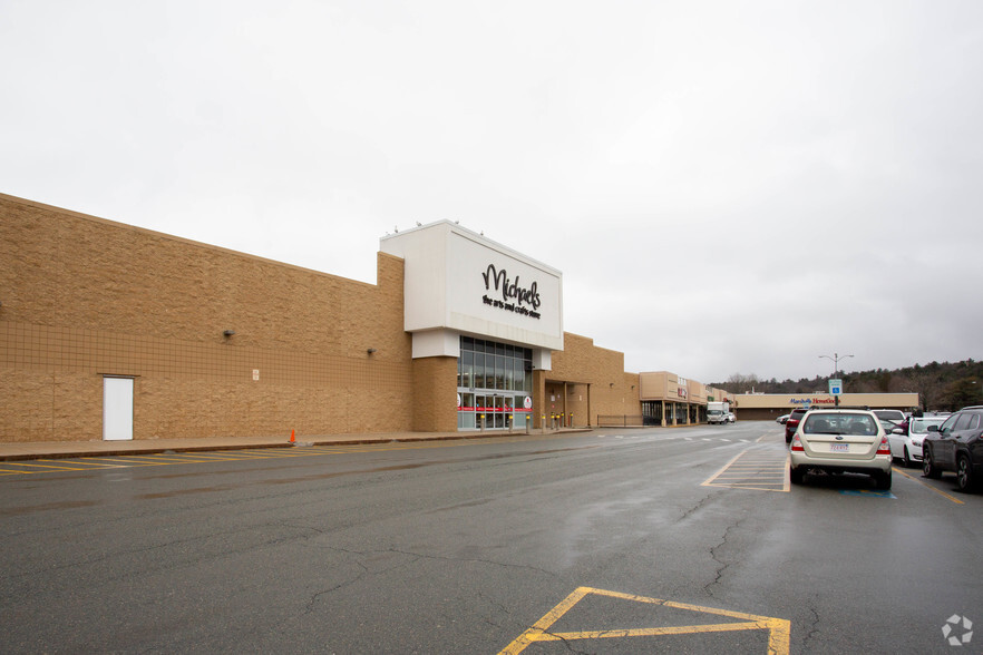 Primary Photo Of 655 Broadway, Saugus Department Store For Lease