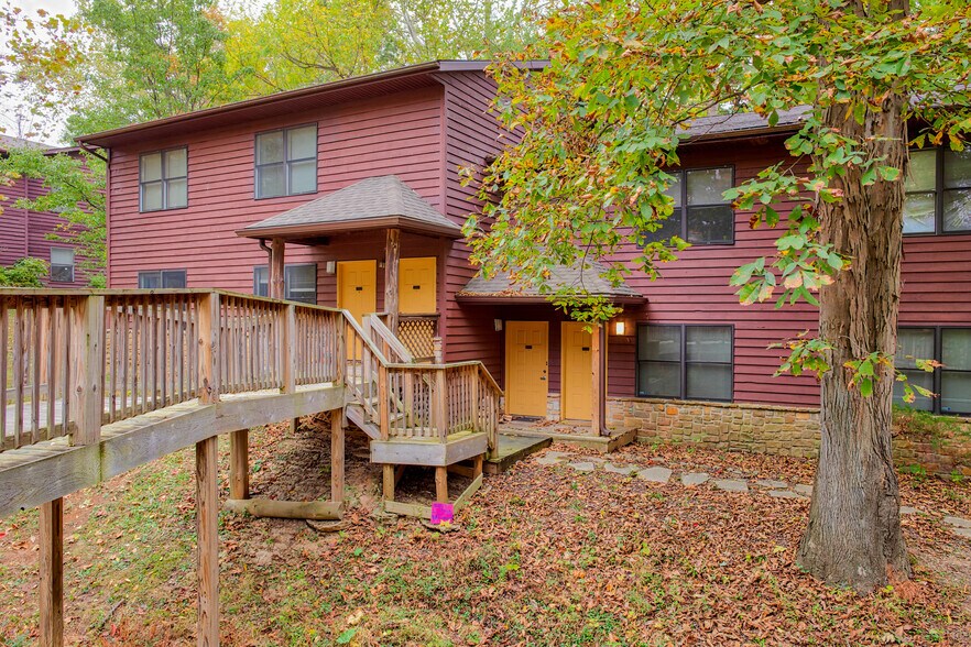 More Photos Of 1533 Arbors Ln, Bloomington Apartments For Sale