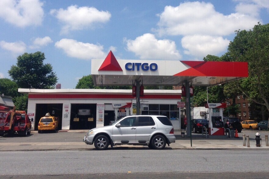 Primary Photo Of 3602 21st St, Long Island City Land For Lease