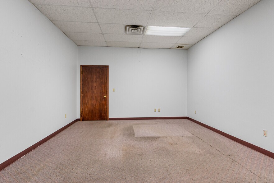 More Photos Of 1430 N Second St, Wisconsin Rapids Manufacturing For Lease