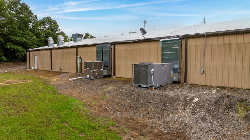 More Photos Of 3801 Happy Bend Rd, Atkins Restaurant For Sale