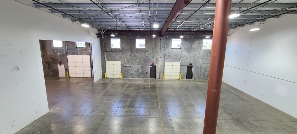 More Photos Of 2980 19th St SE, Salem Warehouse For Lease