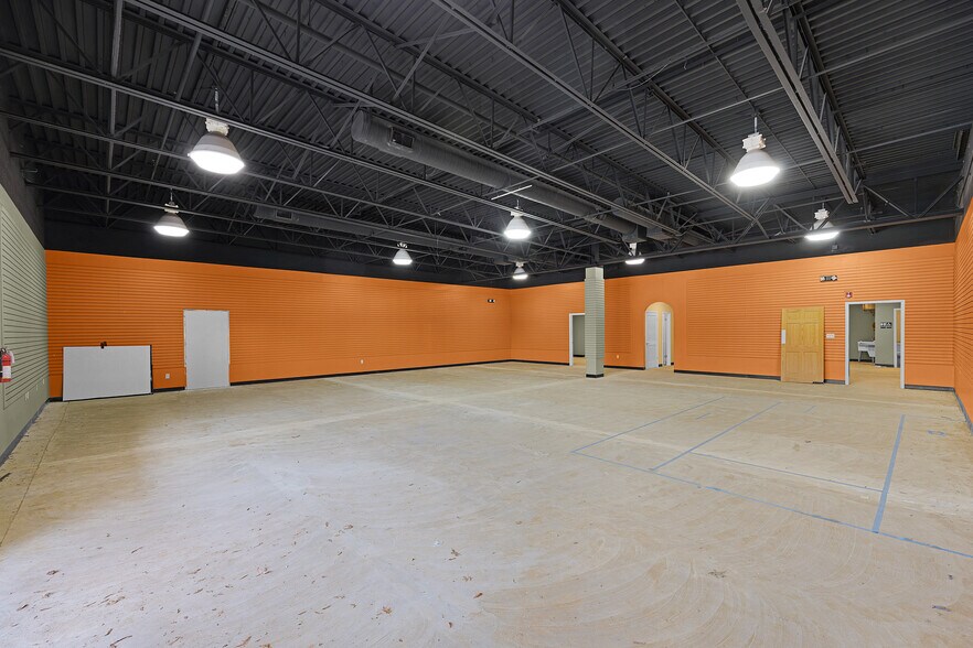 More Photos Of 1000 Vann Dr, Jackson Freestanding For Sale