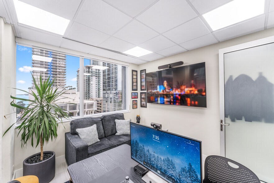 More Photos Of 1200 Brickell Ave, Miami Office For Sale