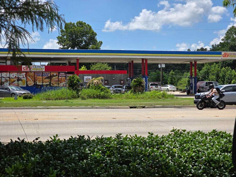 More Photos Of 1640 Oneal Ln, Baton Rouge Service Station For Sale