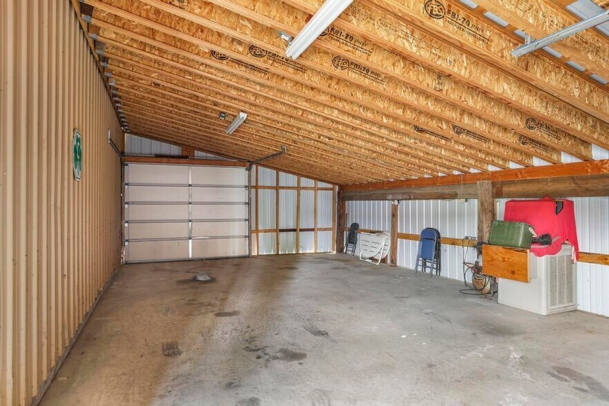 More Photos Of 319 W Magic Rd, West Magic Hospitality For Sale