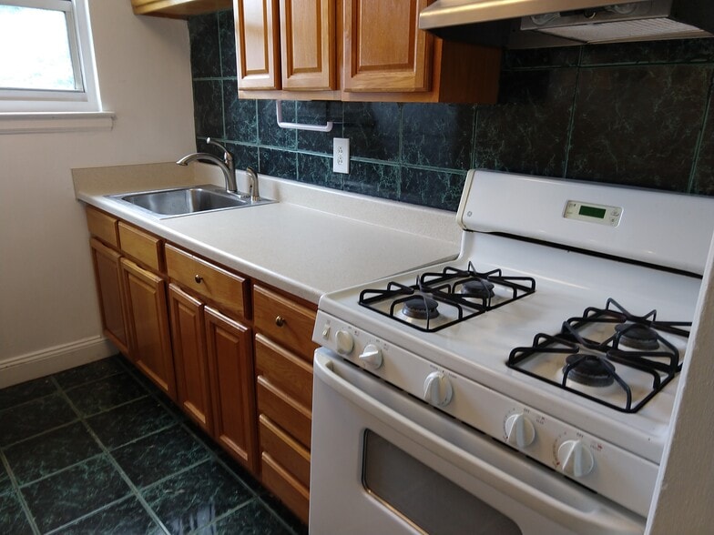 More Photos Of 94 Spruce St, Yonkers Apartments For Sale