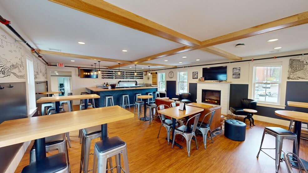 More Photos Of 15 Newmarket Rd, Durham Freestanding For Sale