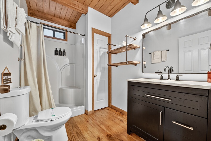 More Photos Of 77 Alpine Way, Blairsville Hotel For Sale