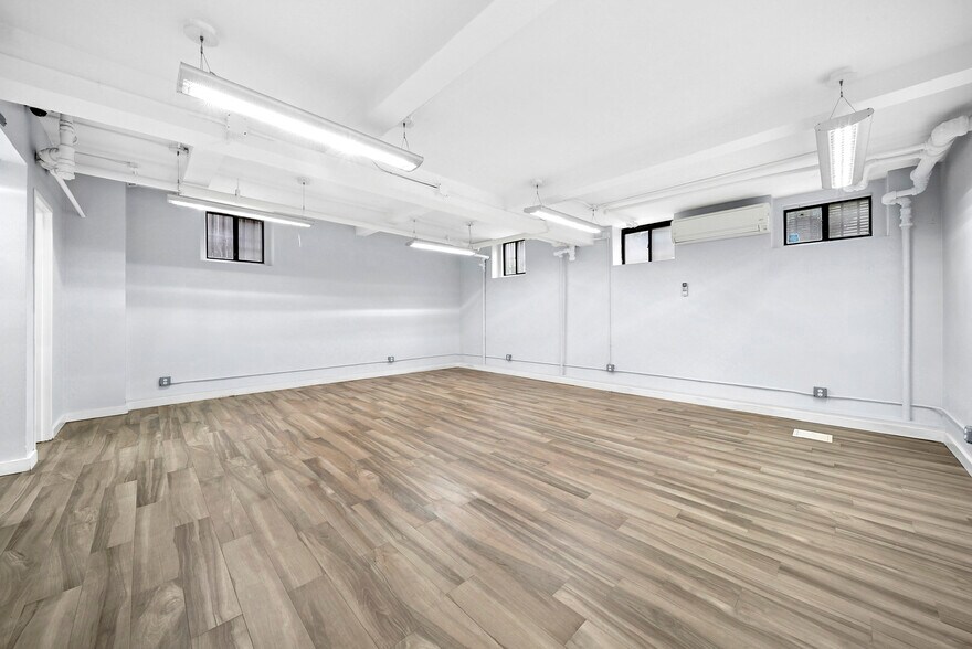 More Photos Of 20 Clinton St, New York Multifamily For Sale