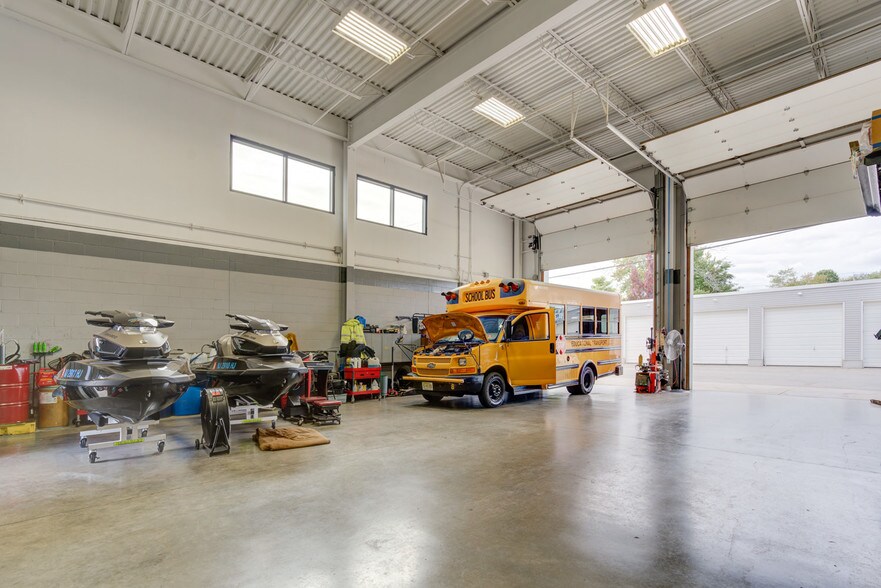 More Photos Of 26 Jay St, Norwood Auto Repair For Lease