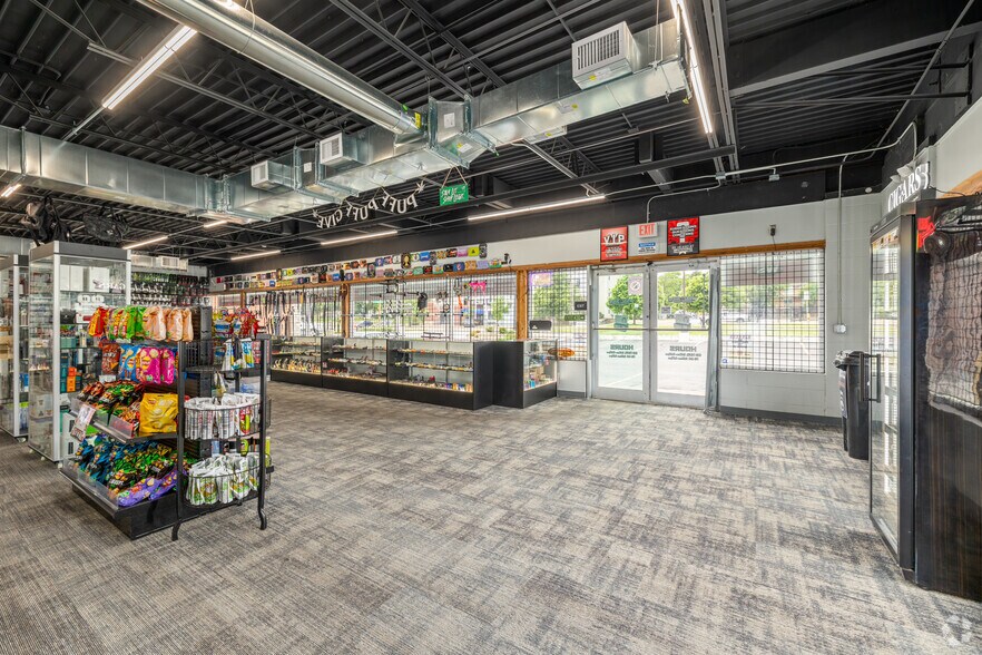 More Photos Of 1620-1620 SW Washburn Ave, Topeka General Retail For Sale
