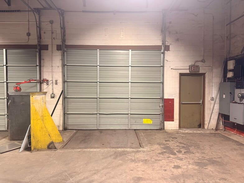 More Photos Of 6146 Molloy Rd, East Syracuse Industrial For Lease