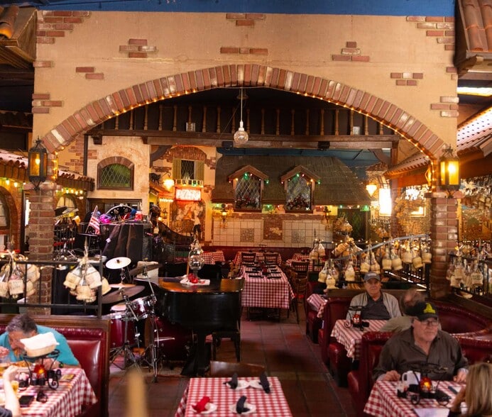 More Photos Of 3655 Cahuenga Blvd W, Los Angeles Restaurant For Sale