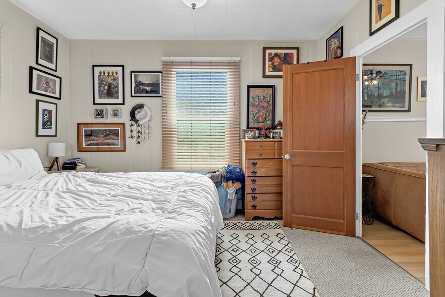 More Photos Of 883 Lighthouse Ave, Monterey General Retail For Sale