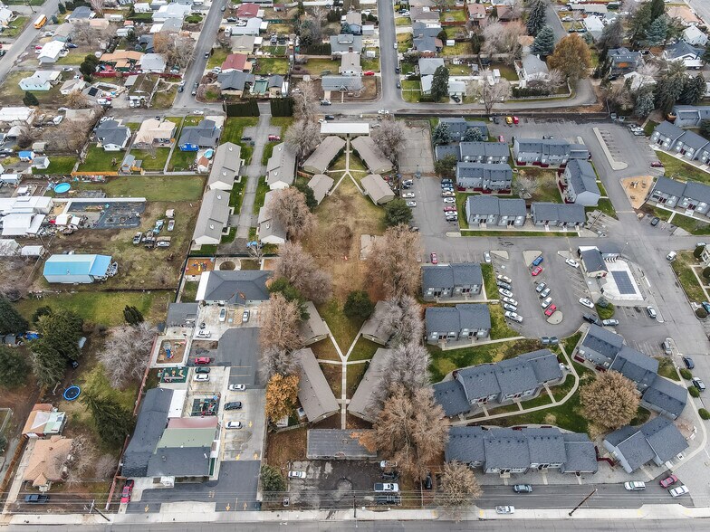 Primary Photo Of 1305 W King St, Yakima Apartments For Sale