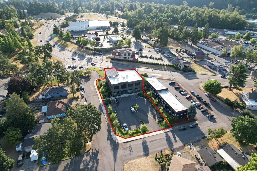 More Photos Of 735 E Clarendon St, Gladstone Office For Sale