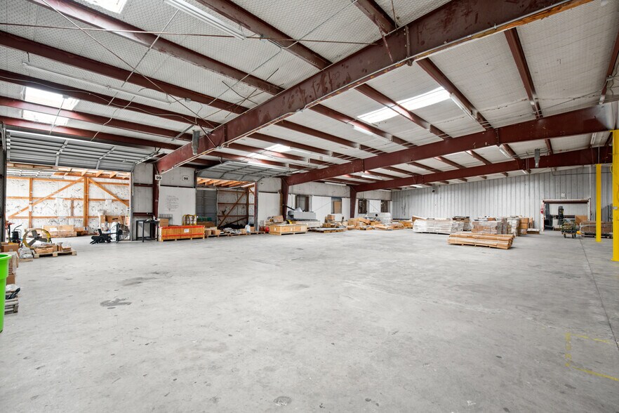 More Photos Of 9300 Brown Ln, Austin Warehouse For Lease