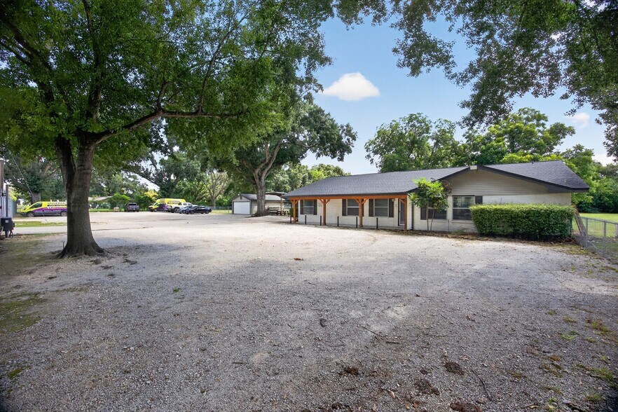 More Photos Of 9326 Kay Ln, Houston Office Residential For Sale