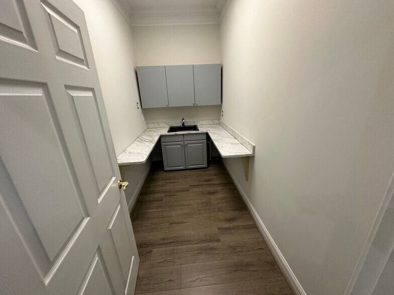 More Photos Of 10405 Old Alabama Connector Rd, Alpharetta Medical For Lease