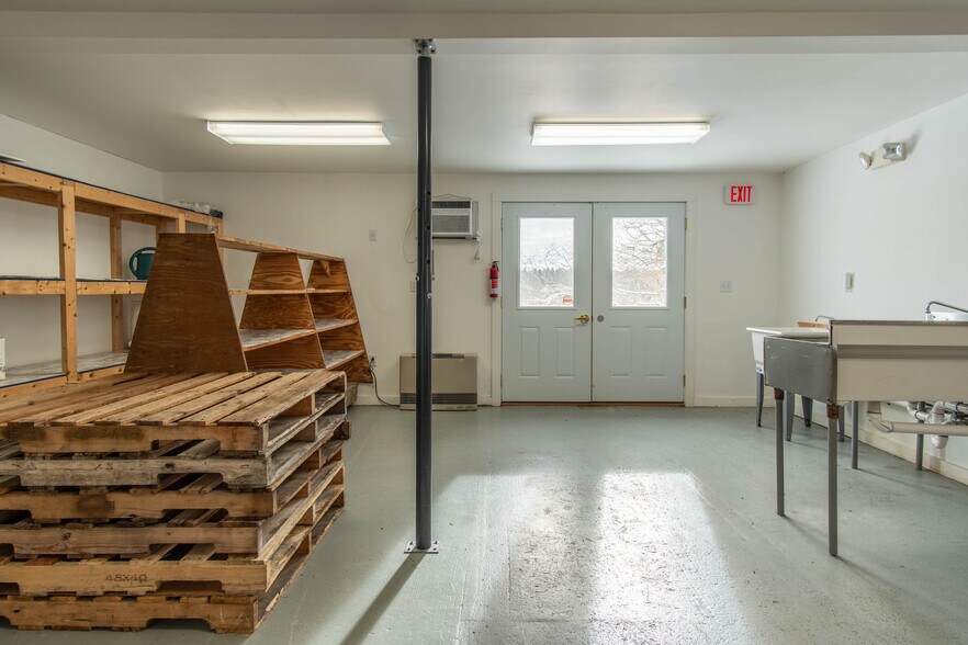 More Photos Of 43748/43752 NY-12 Rt, Alexandria Bay Freestanding For Sale