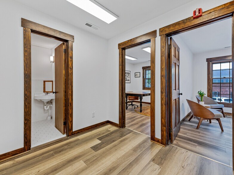 More Photos Of 5 Doctors Park, Asheville Medical For Lease