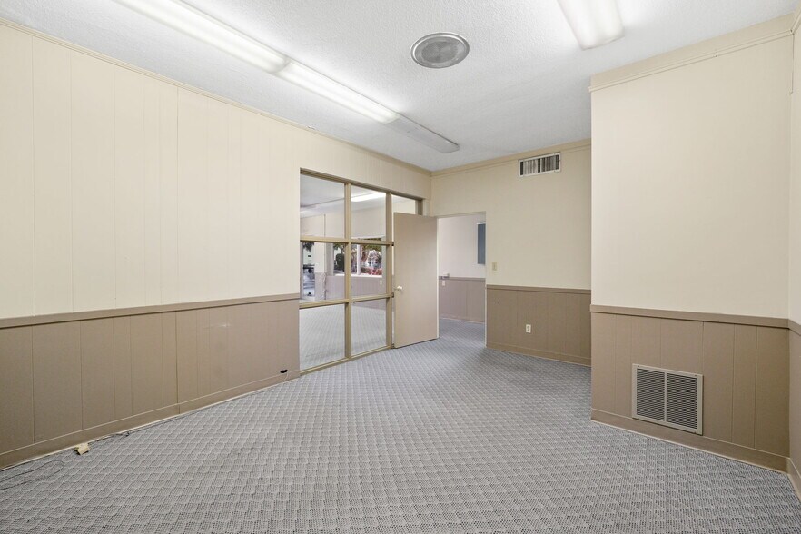 More Photos Of 1510 Dr. Martin Luther King Jr St N, Saint Petersburg Office For Sale