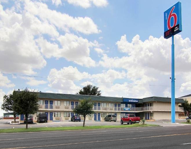 Primary Photo Of 3001 W Dickinson Blvd, Fort Stockton Hotel For Sale