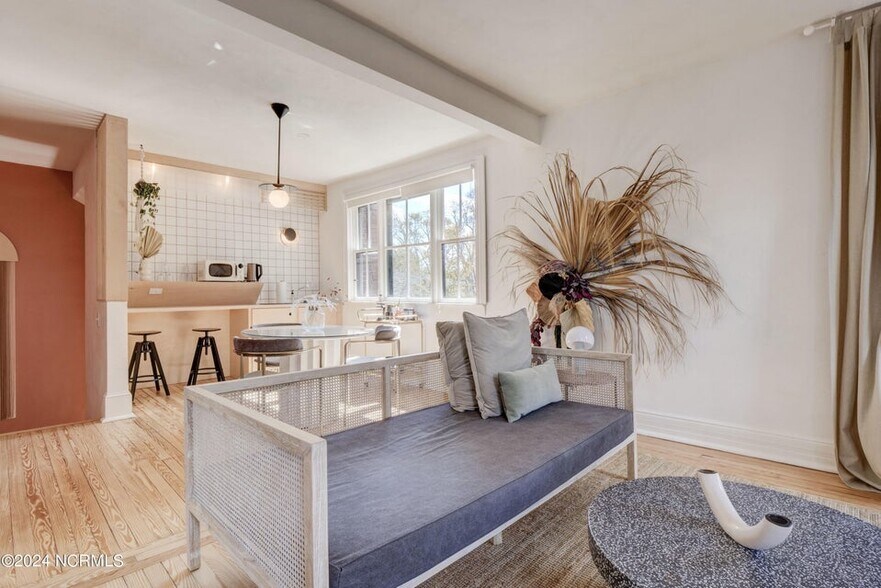 More Photos Of 118 S 4th St, Wilmington Hospitality For Sale