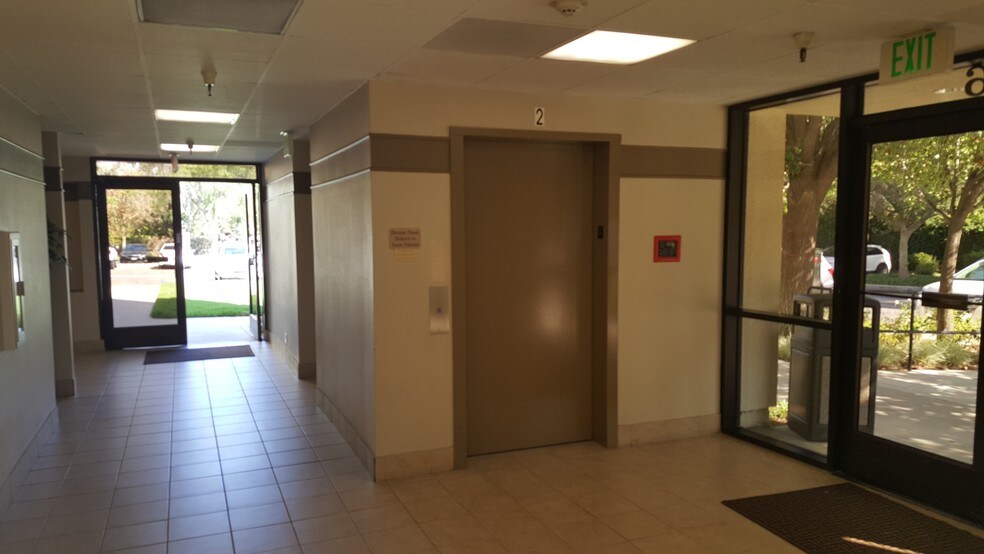 More Photos Of 2876 Sycamore Dr, Simi Valley Medical For Lease