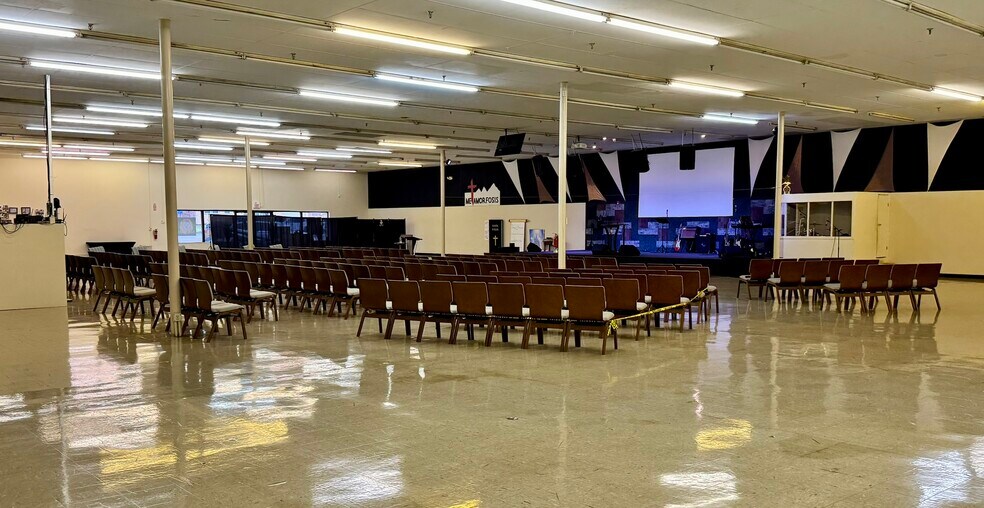 More Photos Of 3200 Roosevelt Blvd, Middletown Unknown For Lease