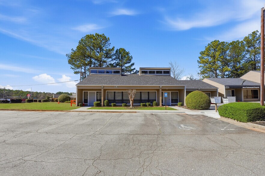 More Photos Of 415-421 W Pike St, Lawrenceville Office For Sale