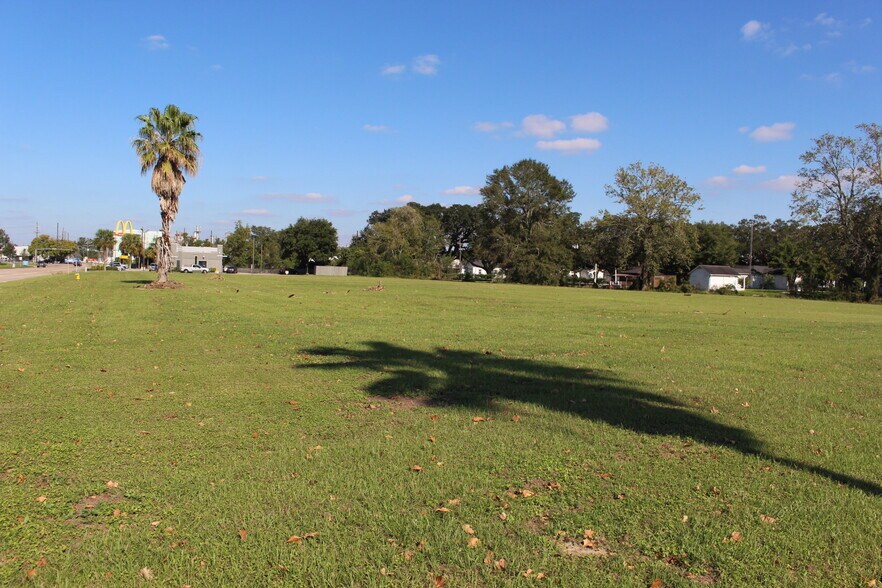 More Photos Of 3019 & 3037 Barrow Street St, Houma Land For Sale