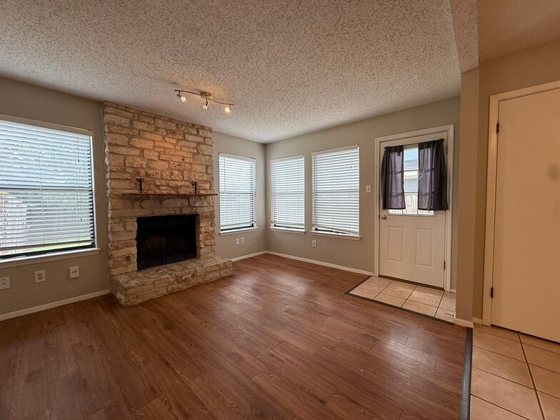 More Photos Of 12307 Deer Falls Dr, Austin Apartments For Sale