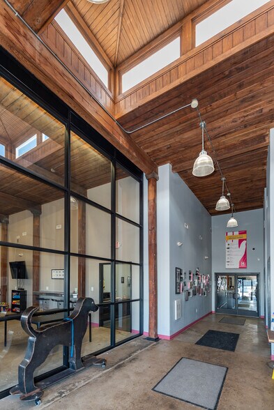 More Photos Of 1605 Rhoadmiller St, Richmond Office For Sale