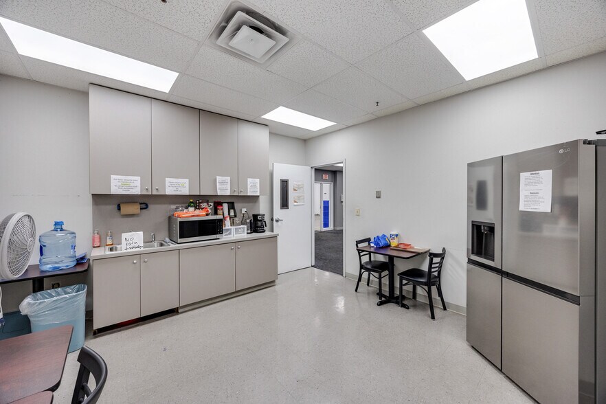 More Photos Of 301 N 4th St, Vineland Warehouse For Lease