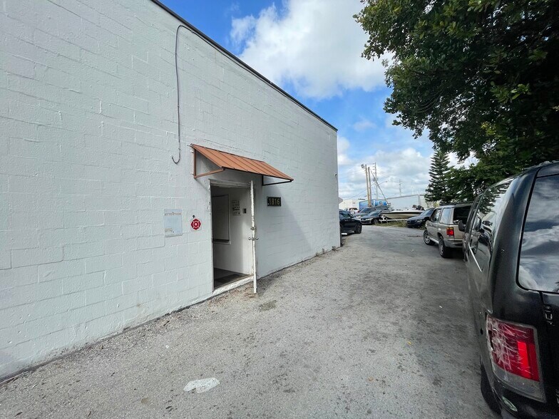 More Photos Of 1800-1812 SW 7th Ave, Pompano Beach Warehouse For Sale