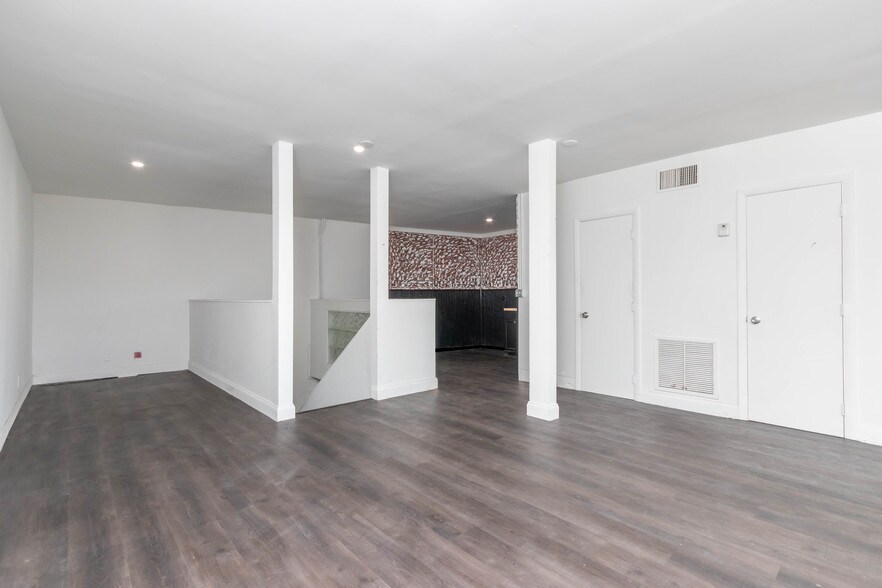 More Photos Of 1311-1401 S Dixie Hwy E, Pompano Beach Freestanding For Lease