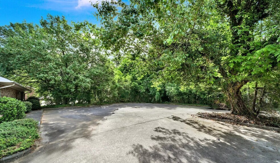 More Photos Of 209 W Barr St, Lancaster Office For Sale