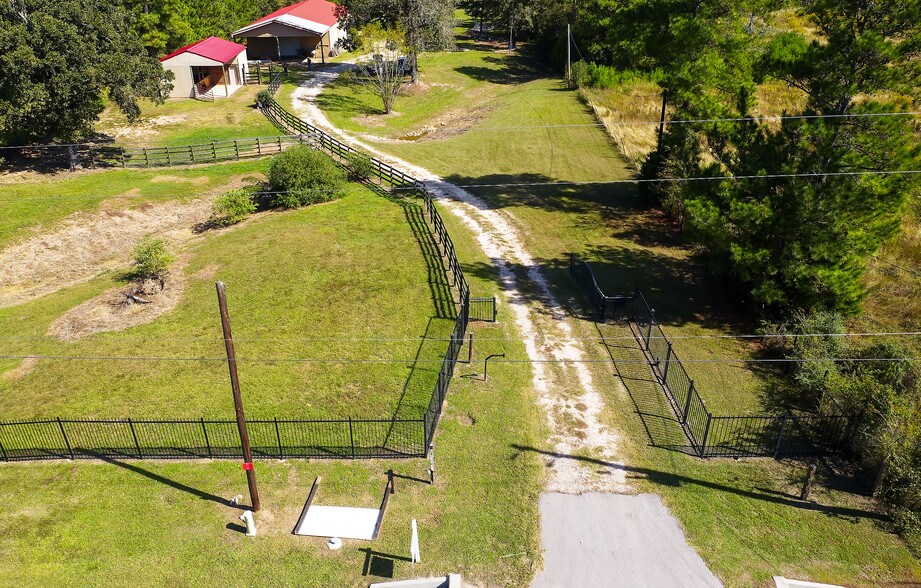 More Photos Of 16259 FM 149, Montgomery Light Manufacturing For Sale