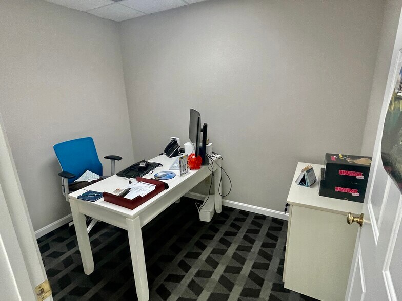 More Photos Of 4715-4763 Patriot Hwy, Fredericksburg Storefront Retail Office For Sale