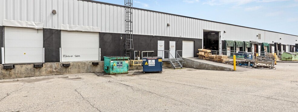 More Photos Of 3234-3246 Hawthorne Rd, Ottawa Warehouse For Lease