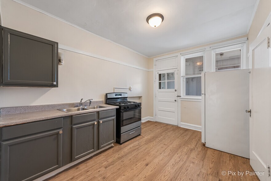 More Photos Of , Chicago Multifamily For Sale