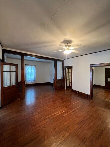 More Photos Of 615 S Washington St, Maryville Office For Sale