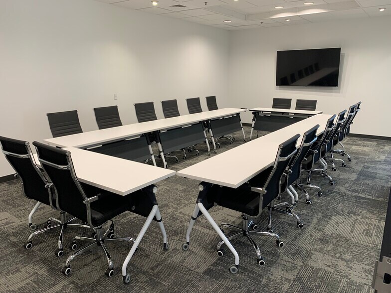 More Photos Of 2050 S Cottonwood Dr, Tempe Medical For Lease