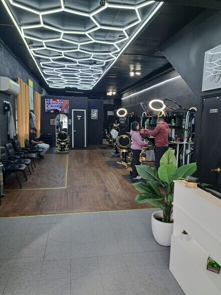 More Photos Of 705-711 Raritan Ave, Highland Park Storefront Retail Office For Lease